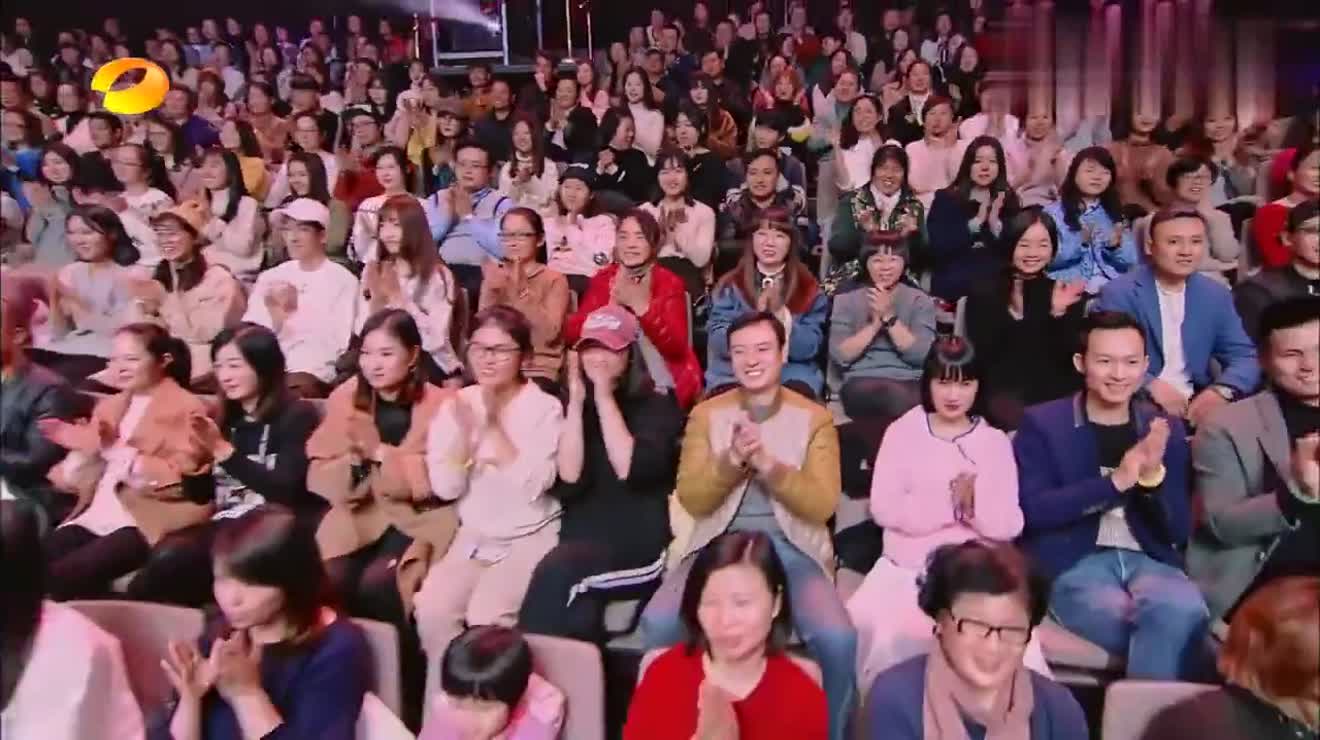 米兰体育-包含广州队训练开放日，今晨更衣室发声引欢呼，全明星赛在即，临场指挥获称赞的词条