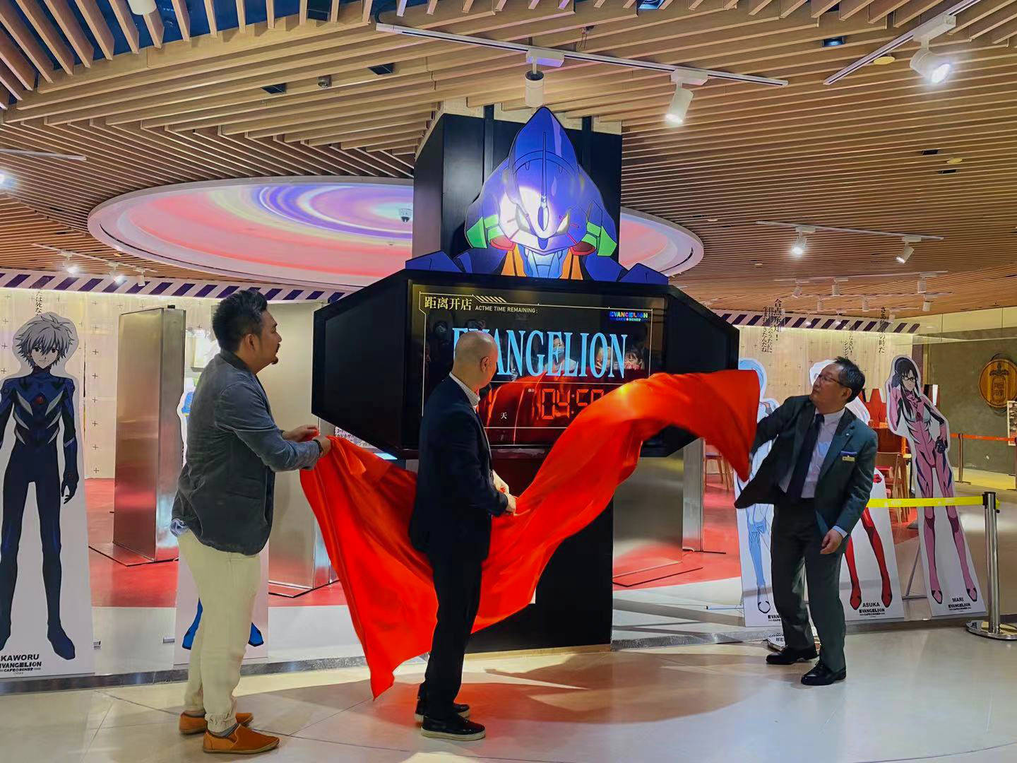 包含广州队训练开放日，今晨更衣室发声引欢呼，全明星赛在即，临场指挥获称赞的词条